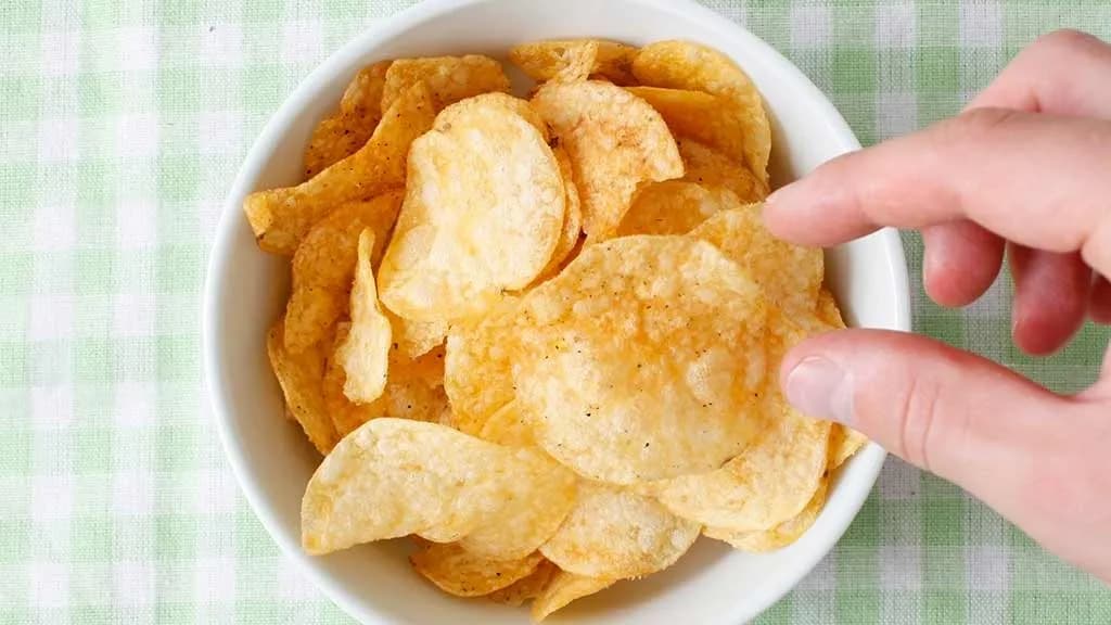 Red Rock Deli Potato Chips — 185g to 165g