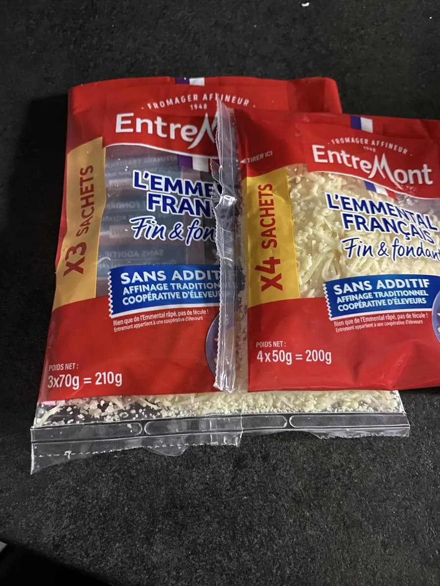 Entremont Sharp cheddar — 210g to 200g