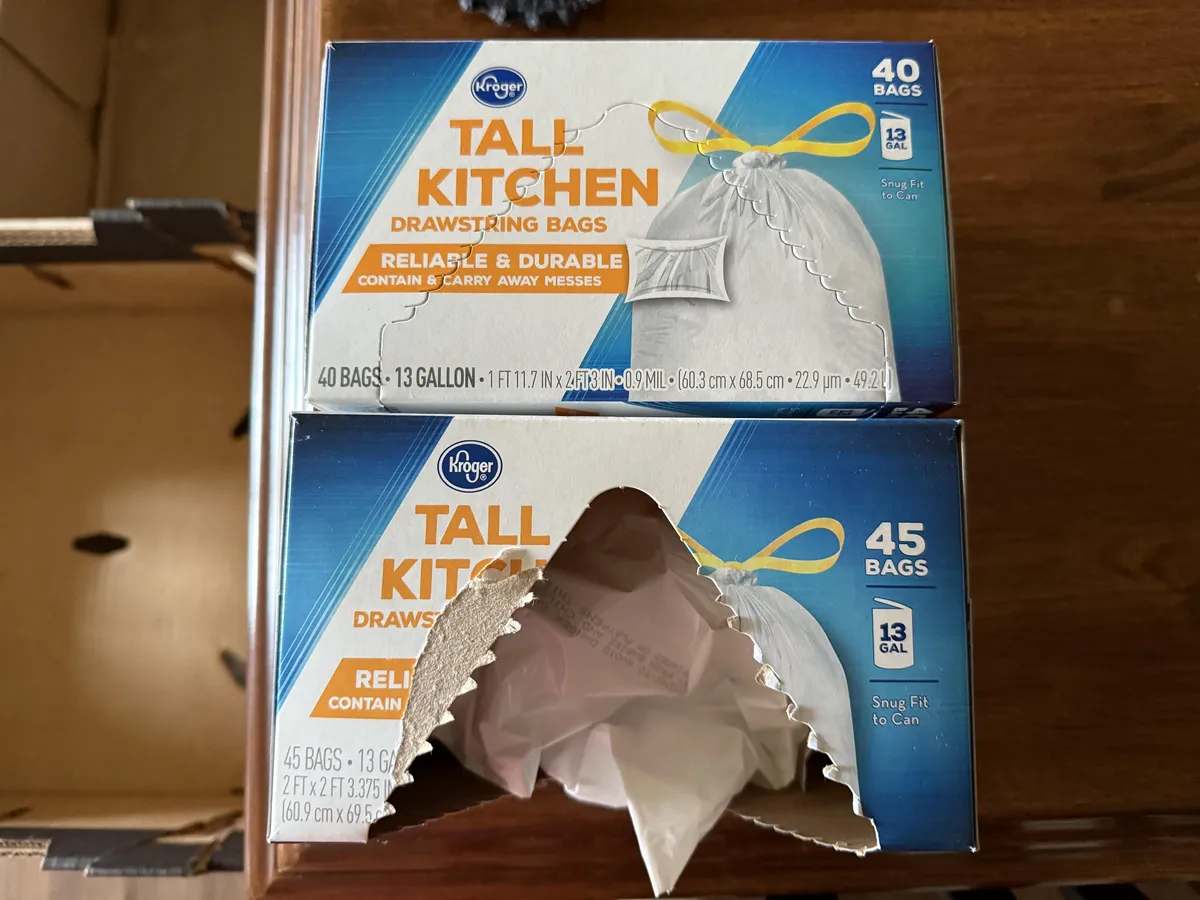 Kroger Kitchen Garbage Bags package