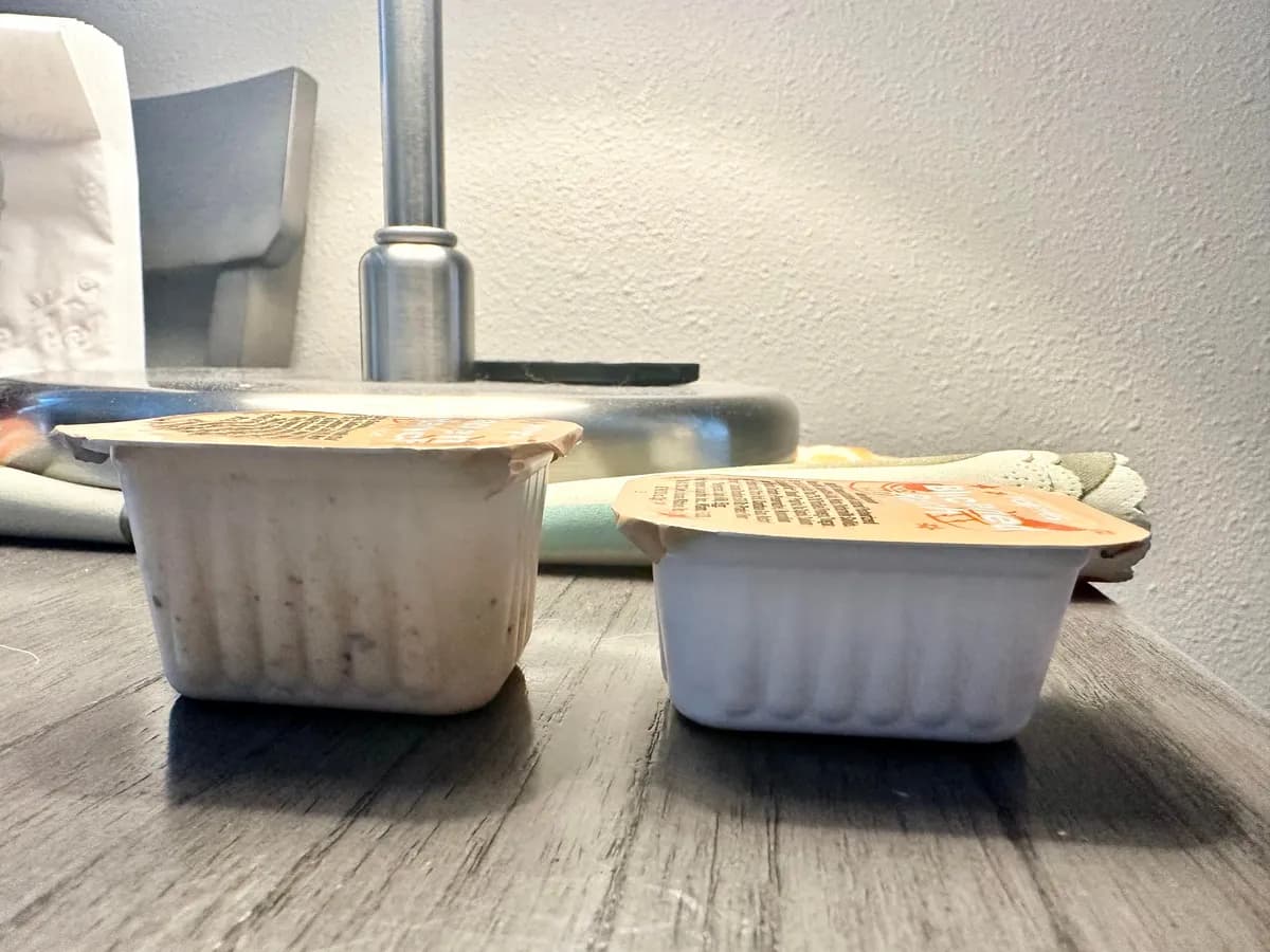 Popeyes Popeyes sauce cups — 1fl oz to 0.9fl oz